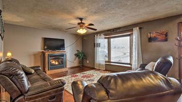 House (4 Bedrooms) | Front of property