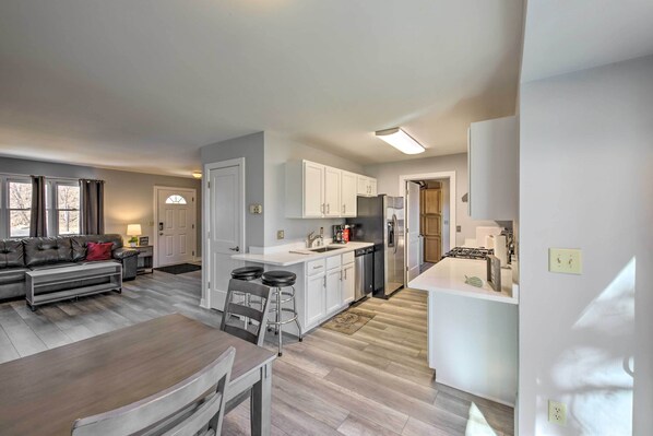 House (3 Bedrooms) | Interior