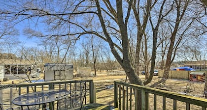 Twin Lakes Escape w/ Deck < 1 Mi to Beach!