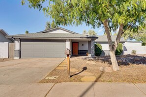 House (3 Bedrooms) | Interior - Walk to Riverview Park! Dog-friendly Mesa Retreat (Mesa)