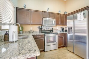 Interior - 4 Mi to State Farm Stadium: Avondale Home w/ Patio (Avondale)