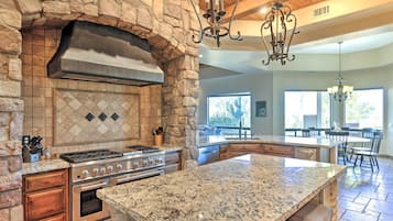 Villa (4 Bedrooms) | Interior