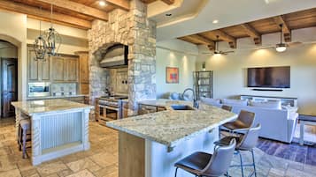 Villa (4 Bedrooms) | Interior