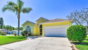 House (3 Bedrooms) | Interior - Bright, Breezy Bradenton Home: 7 Mi to Beach! (Bradenton)