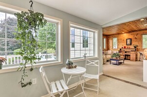 House (5 Bedrooms) | Interior