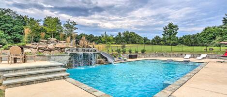 House (5 Bedrooms) | Interior