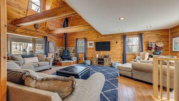 House (4 Bedrooms) | Interior