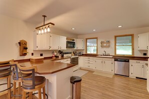 House (4 Bedrooms) | Interior - 2 Mi to Elk Mountain: Poconos Escape on 11 Acres! (Union Dale)