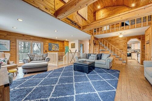 2 Mi to Elk Mountain: Poconos Escape on 11 Acres!