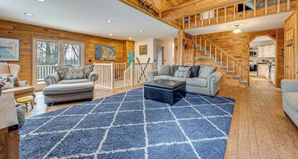 2 Mi to Elk Mountain: Poconos Escape on 11 Acres!