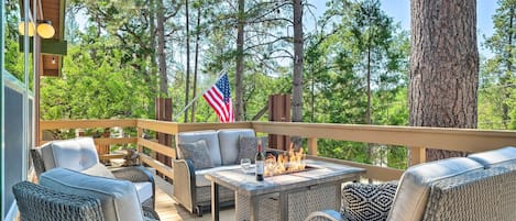 House (5 Bedrooms) | Interior