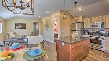 Apartment (2 Bedrooms) | Front of property