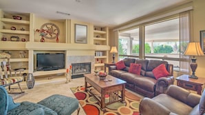 TV - Surprise Getaway in 55-plus Community by Golf (Surprise)