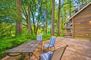 House (2 Bedrooms) | Front of property - The River House' w/ Deck, on Mckenzie River! (Springfield)
