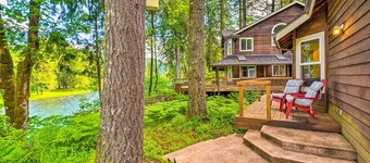The River House' w/ Deck, on Mckenzie River!