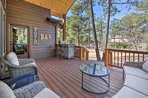 House (3 Bedrooms) | Interior - Hot Tub & Ponderosa Views! Luxe Cabin in Lakeside (Lakeside)