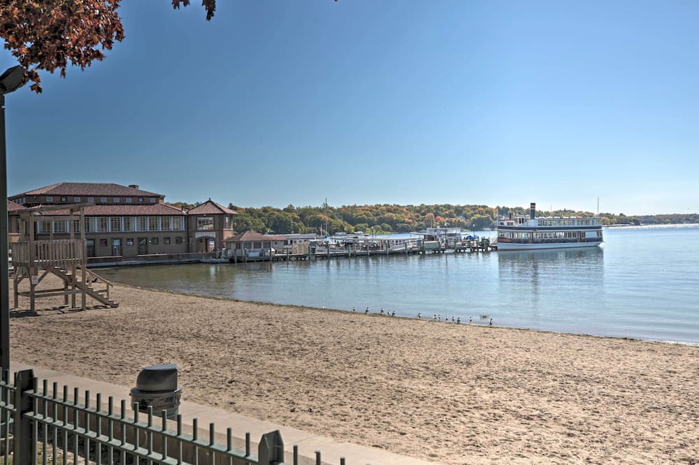 Luxe Lake Geneva Retreat in Downtown! - Lake Geneva, WI