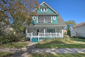 House (5 Bedrooms) | Interior - Luxe Lake Geneva Retreat in Downtown! (Lake Geneva)