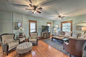 House (5 Bedrooms) | Interior - Luxe Lake Geneva Retreat in Downtown! (Lake Geneva)