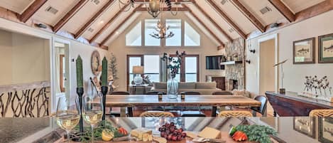 House (6 Bedrooms) | Interior