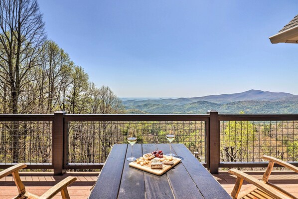 Interior - Ski & Unwind Fireside: Highlands Gem w/ Game Room! (Highlands)