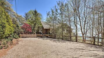 House (6 Bedrooms) | Interior