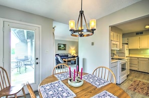 Apartment (2 Bedrooms) | Interior - Idyllic Wintergreen Condo w/ Resort Amenities (Nellysford)