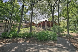 Apartment (2 Bedrooms) | Interior - Idyllic Wintergreen Condo w/ Resort Amenities (Nellysford)