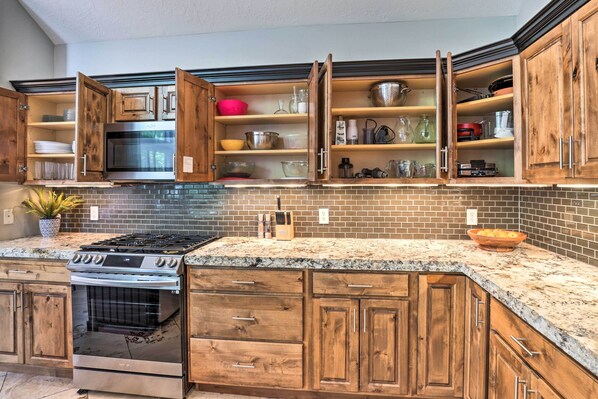 House (4 Bedrooms) | Interior