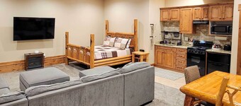 Adventurer's Studio ~ 20 Mi to West Yellowstone!