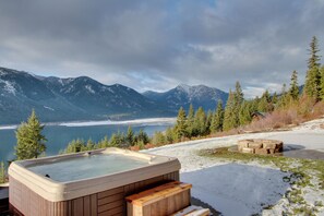 Casa (3 Bedrooms) | Tina de hidromasaje al aire libre