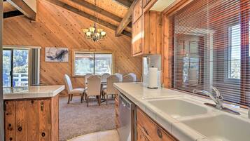 Cottage (5 Bedrooms) | Interior