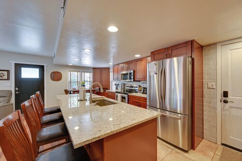 Peaceful Deck + Fire Pit: Payson Home!