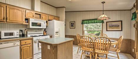 House (3 Bedrooms) | Interior