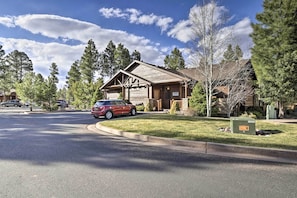 House (2 Bedrooms) | Interior - 4 Mi to Fool Hollow Lake: Cabin w/ Tranquil Deck (Show Low)