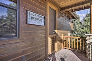 House (2 Bedrooms) | Interior - 4 Mi to Fool Hollow Lake: Cabin w/ Tranquil Deck (Show Low)