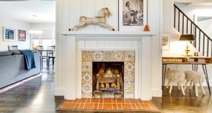 Bright & Sunny Getaway w/ Bikes: 1 Mi to Esu!