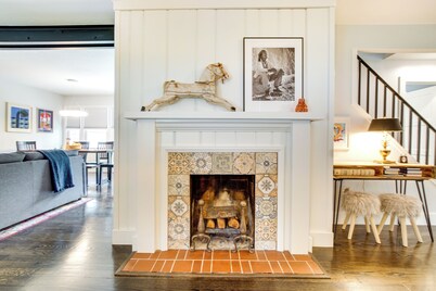 Bright & Sunny Getaway w/ Bikes: 1 Mi to Esu!