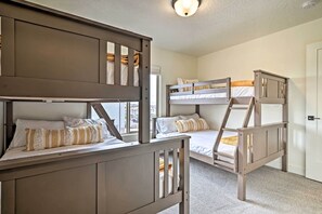 Room - Calming Townhome w/ Hot Tub Near St George! (Washington)