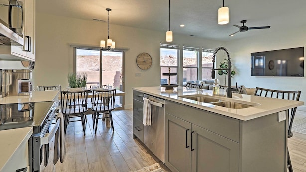 Unclassified image, 1 of 30, button - Calming Townhome w/ Hot Tub Near St George! (Washington)