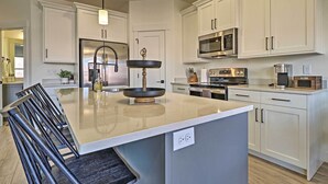 Unclassified image, 2 of 30, button - Calming Townhome w/ Hot Tub Near St George! (Washington)