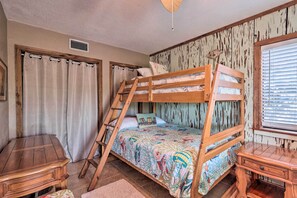 Interior - New Smyrna Beach Townhome: Steps to Ocean! (New Smyrna Beach)