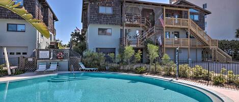 Apartment (2 Bedrooms) | Pool