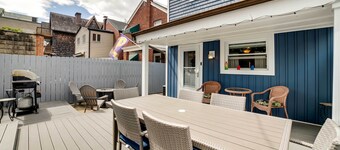 Walk to Walnut St: Pet-friendly Pittsburgh Home!