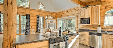 House (3 Bedrooms) | Interior