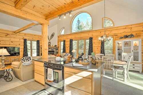 Bayfield Cabin w/ Wraparound Deck & Fire Pit