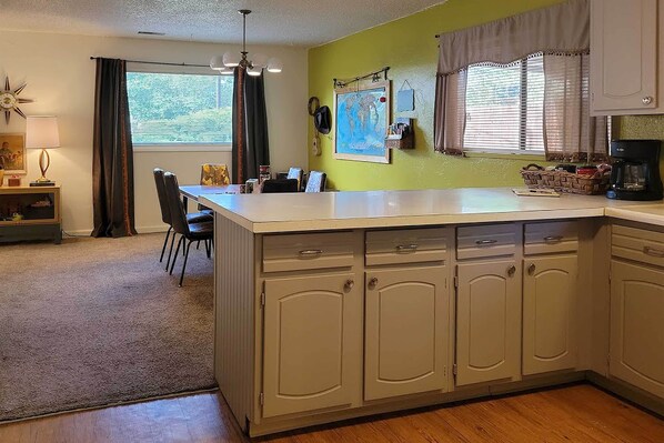 Cottage (2 Bedrooms) | Interior - Quaint & Cozy Cottage: 3 Mi to Palisade Wineries! (Grand Junction)