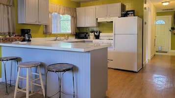 Cottage (2 Bedrooms) | Interior