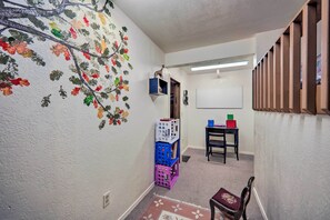 Interior - Pet-friendly Munds Park Retreat w/ Wraparound Deck (Munds Park)