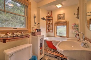 House (2 Bedrooms) | Interior